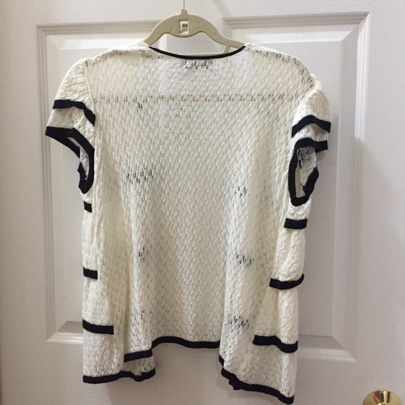 NWT The Limited Cream Tiered Ruffled Cardigan - Picture 2 of 4